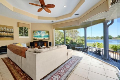 House in Orlando, Florida 4 bedrooms, 379.41 sq.m. № 2116648 - photo 5