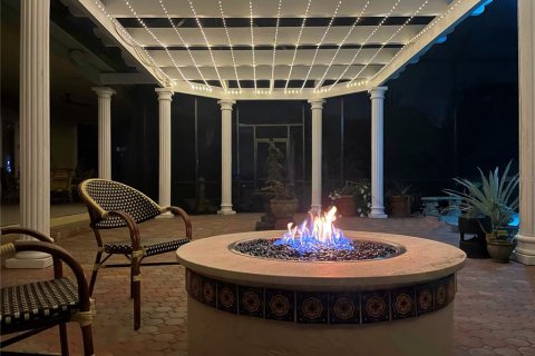 House in Orlando, Florida 4 bedrooms, 379.41 sq.m. № 2116648 - photo 28