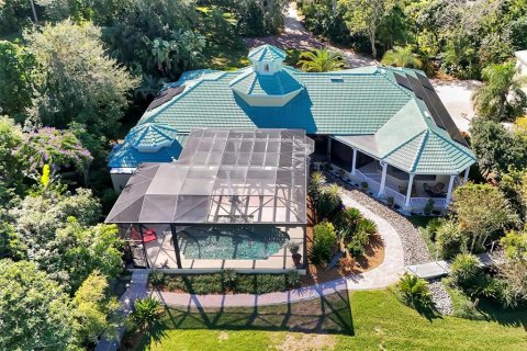 House in Orlando, Florida 4 bedrooms, 379.41 sq.m. № 2116648 - photo 26