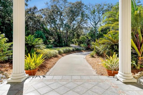 House in Orlando, Florida 4 bedrooms, 379.41 sq.m. № 2116648 - photo 3