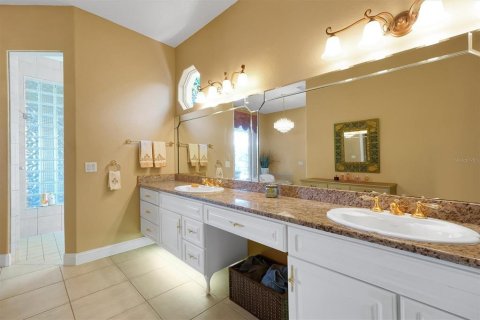 House in Orlando, Florida 4 bedrooms, 379.41 sq.m. № 2116648 - photo 16