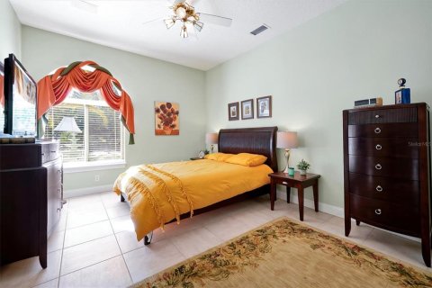 House in Orlando, Florida 4 bedrooms, 379.41 sq.m. № 2116648 - photo 19