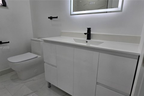 Villa ou maison à vendre à Miami, Floride: 3 chambres, 110.09 m2 № 1975985 - photo 14