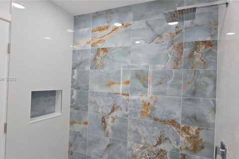 Villa ou maison à vendre à Miami, Floride: 3 chambres, 110.09 m2 № 1975985 - photo 23