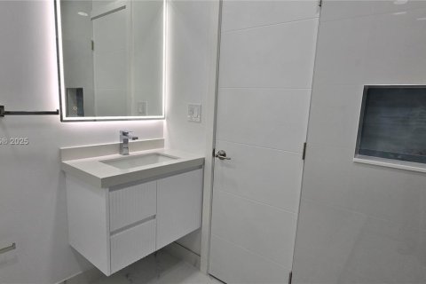 Villa ou maison à vendre à Miami, Floride: 3 chambres, 110.09 m2 № 1975985 - photo 24