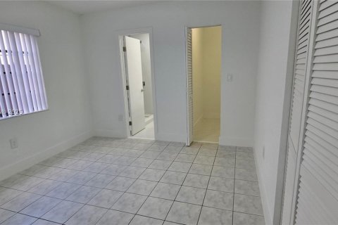 Villa ou maison à vendre à Miami, Floride: 3 chambres, 110.09 m2 № 1975985 - photo 20