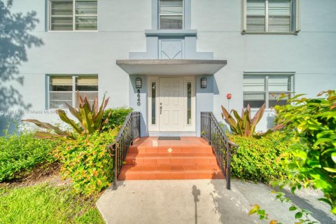 Condominio en venta en Miami, Florida, 2 dormitorios, 74.32 m2 № 1993368 - foto 16