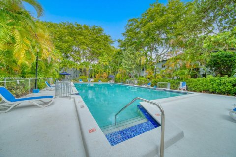 Condominio en venta en Miami, Florida, 2 dormitorios, 74.32 m2 № 1993368 - foto 17