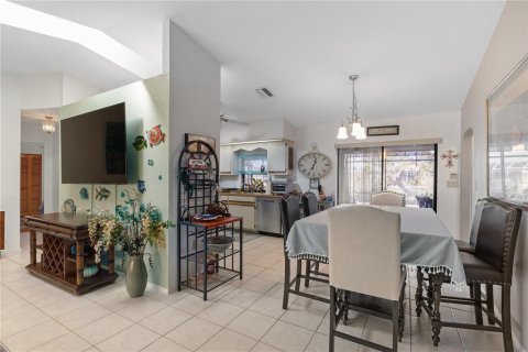 House in Punta Gorda, Florida 3 bedrooms, 123.93 sq.m. № 1565262 - photo 4