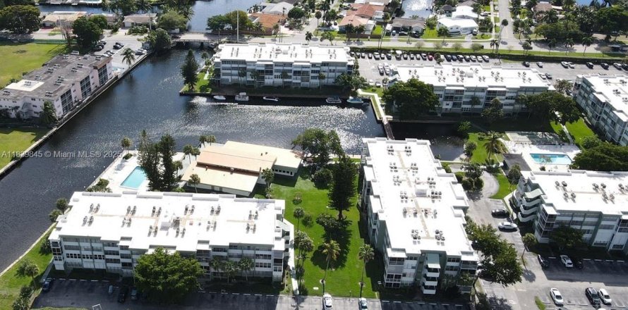 Condo in Hollywood, Florida, 1 bedroom № 1830654