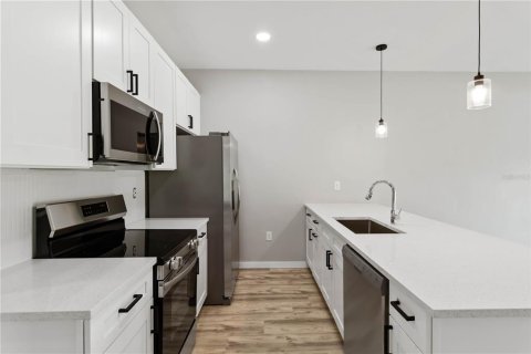 Купить коммерческую недвижимость в Порт-Шарлотт, Флорида 6 спален, 209.03м2, № 1872778 - фото 8