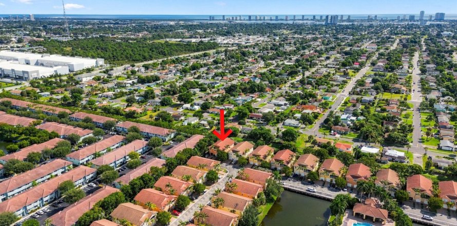 Touwnhouse à Riviera Beach, Floride 2 chambres, 94.95 m2 № 2407983