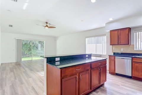 Villa ou maison à vendre à Land O' Lakes, Floride: 4 chambres, 182.27 m2 № 2150001 - photo 28