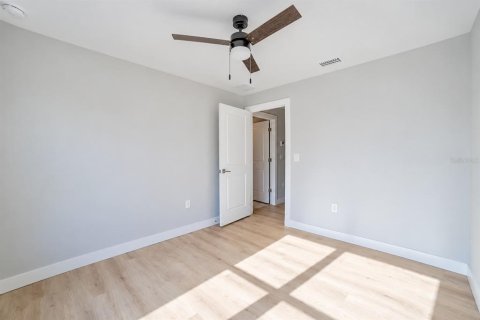 Appartement à louer à Port Charlotte, Floride: 3 chambres, 229.28 m2 № 2405107 - photo 9