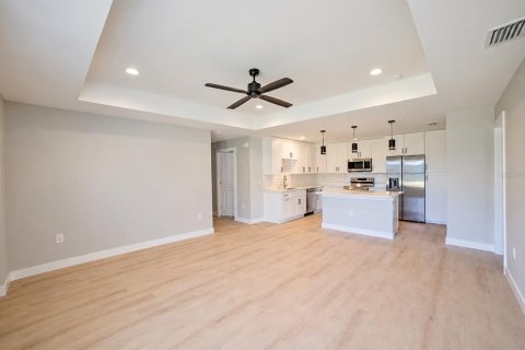 Appartement à louer à Port Charlotte, Floride: 3 chambres, 229.28 m2 № 2405107 - photo 3
