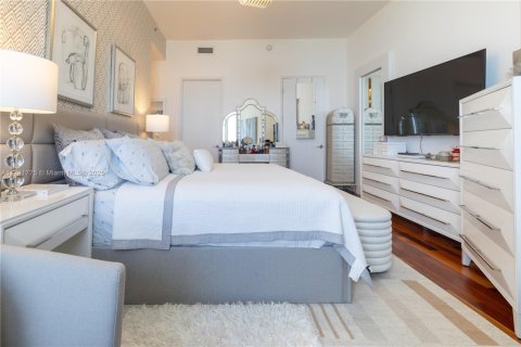Condo in Sunny Isles Beach, Florida, 2 bedrooms  № 1691283 - photo 15
