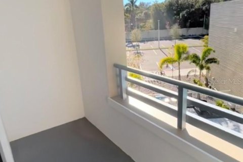 Condominio en alquiler en Sarasota, Florida, 2 dormitorios, 79.71 m2 № 1769842 - foto 8