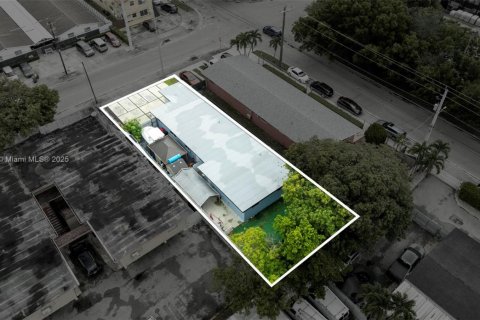 House in Hialeah, Florida 2 bedrooms № 1951227 - photo 14