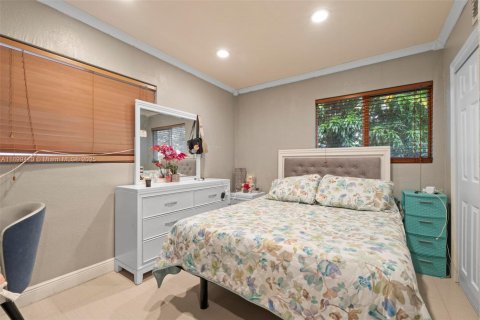 House in Hialeah, Florida 2 bedrooms № 1951227 - photo 12