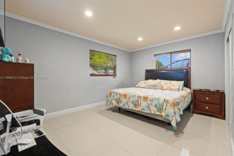 House in Hialeah, Florida 2 bedrooms № 1951227 - photo 9