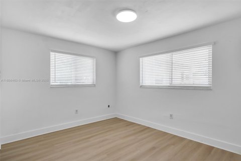 House in Miramar, Florida 3 bedrooms, 191.29 sq.m. № 1874713 - photo 19