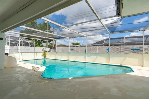 House in Miramar, Florida 3 bedrooms, 191.29 sq.m. № 1874713 - photo 28