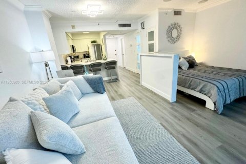 Condo in Hollywood, Florida  № 2062148 - photo 22