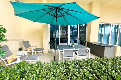 Condo in Hollywood, Florida  № 2062148 - photo 10