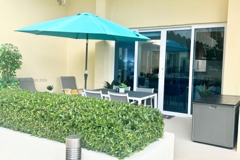 Condo in Hollywood, Florida  № 2062148 - photo 25