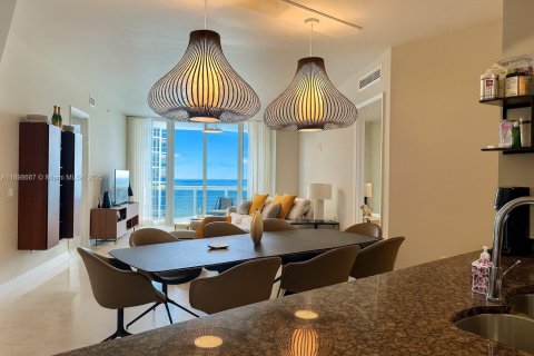 Copropriété à louer à Sunny Isles Beach, Floride: 3 chambres, 182.27 m2 № 1950608 - photo 14