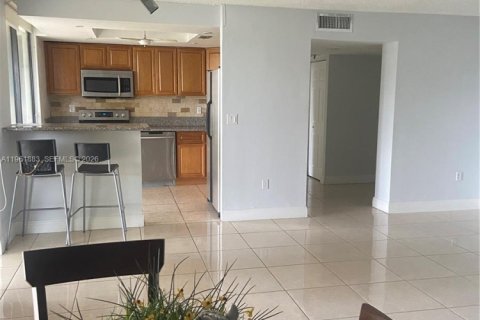 Купить кондоминиум в Майами, Флорида 2 спальни, 113.53м2, № 2024666 - фото 5