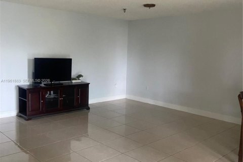 Купить кондоминиум в Майами, Флорида 2 спальни, 113.53м2, № 2024666 - фото 8