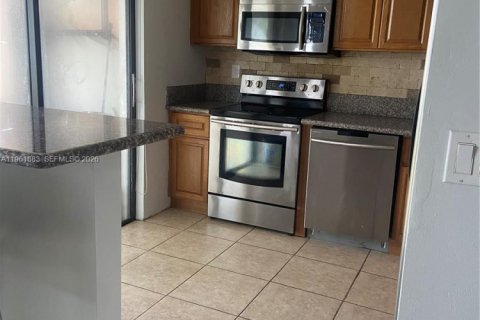 Купить кондоминиум в Майами, Флорида 2 спальни, 113.53м2, № 2024666 - фото 2