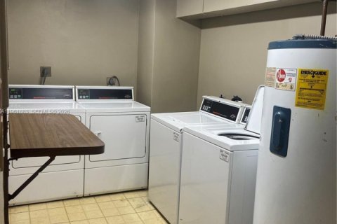 Купить кондоминиум в Майами, Флорида 2 спальни, 113.53м2, № 2024666 - фото 28