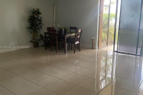 Купить кондоминиум в Майами, Флорида 2 спальни, 113.53м2, № 2024666 - фото 7