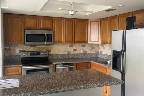 Кондоминиум с 2 спальнями в Майами, Флорида № 2024666