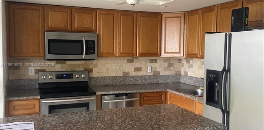 Кондоминиум с 2 спальнями в Майами, Флорида № 2024666