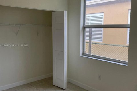 Casa en venta en Homestead, Florida, 3 dormitorios, 170.29 m2 № 1946684 - foto 17