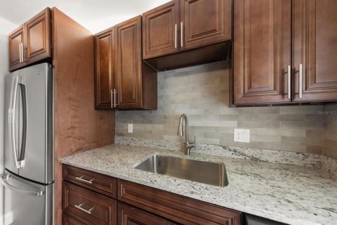 Copropriété à vendre à Gulfport, Floride: 2 chambres, 104.05 m2 № 2389094 - photo 21