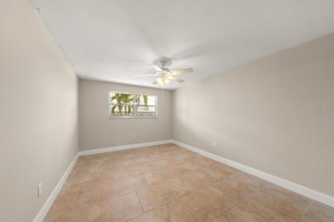 Copropriété à vendre à Gulfport, Floride: 2 chambres, 104.05 m2 № 2389094 - photo 23