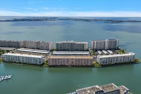 Copropriété à vendre à Gulfport, Floride: 2 chambres, 104.05 m2 № 2389094 - photo 7