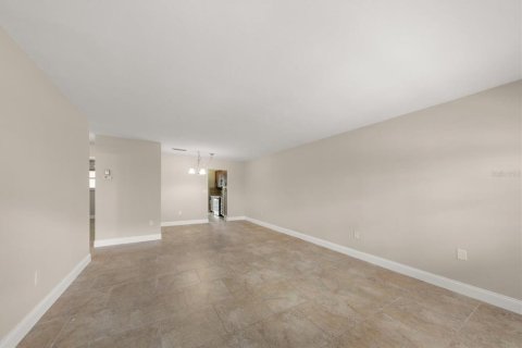 Copropriété à vendre à Gulfport, Floride: 2 chambres, 104.05 m2 № 2389094 - photo 9