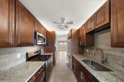 Copropriété à vendre à Gulfport, Floride: 2 chambres, 104.05 m2 № 2389094 - photo 16