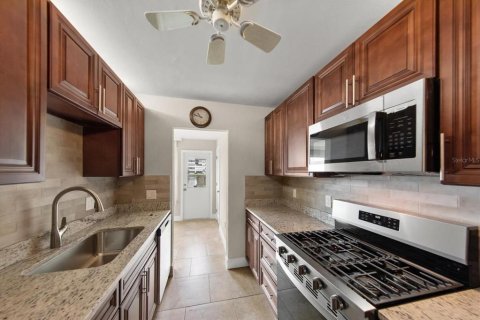 Copropriété à vendre à Gulfport, Floride: 2 chambres, 104.05 m2 № 2389094 - photo 15