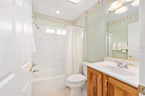 House in The Villages, Florida 3 bedrooms, 178.19 sq.m. № 1801667 - photo 23