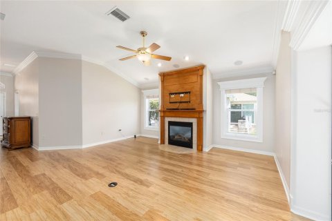 House in The Villages, Florida 3 bedrooms, 178.19 sq.m. № 1801667 - photo 10