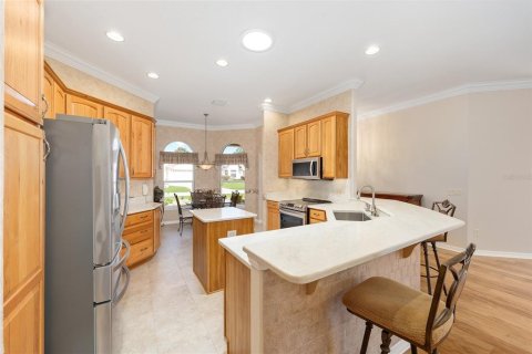 House in The Villages, Florida 3 bedrooms, 178.19 sq.m. № 1801667 - photo 15