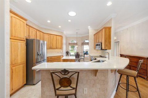 House in The Villages, Florida 3 bedrooms, 178.19 sq.m. № 1801667 - photo 16