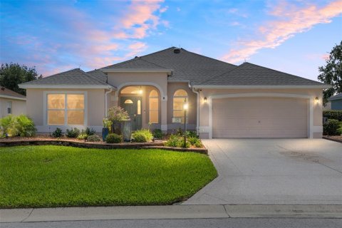 House in The Villages, Florida 3 bedrooms, 178.19 sq.m. № 1801667 - photo 2