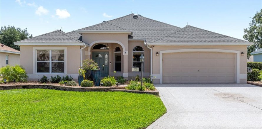 House in The Villages, Florida 3 bedrooms, 178.19 sq.m. № 1801667